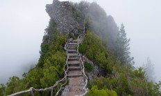 巫师3，狂猎现实场景<strong>探索</strong>——波兰的梅德韦德堡与温特堡城堡的奇幻之旅